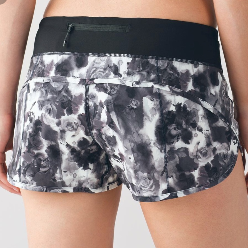 Lululemon speed shorts. Dusty rose. MOBD/BLK.